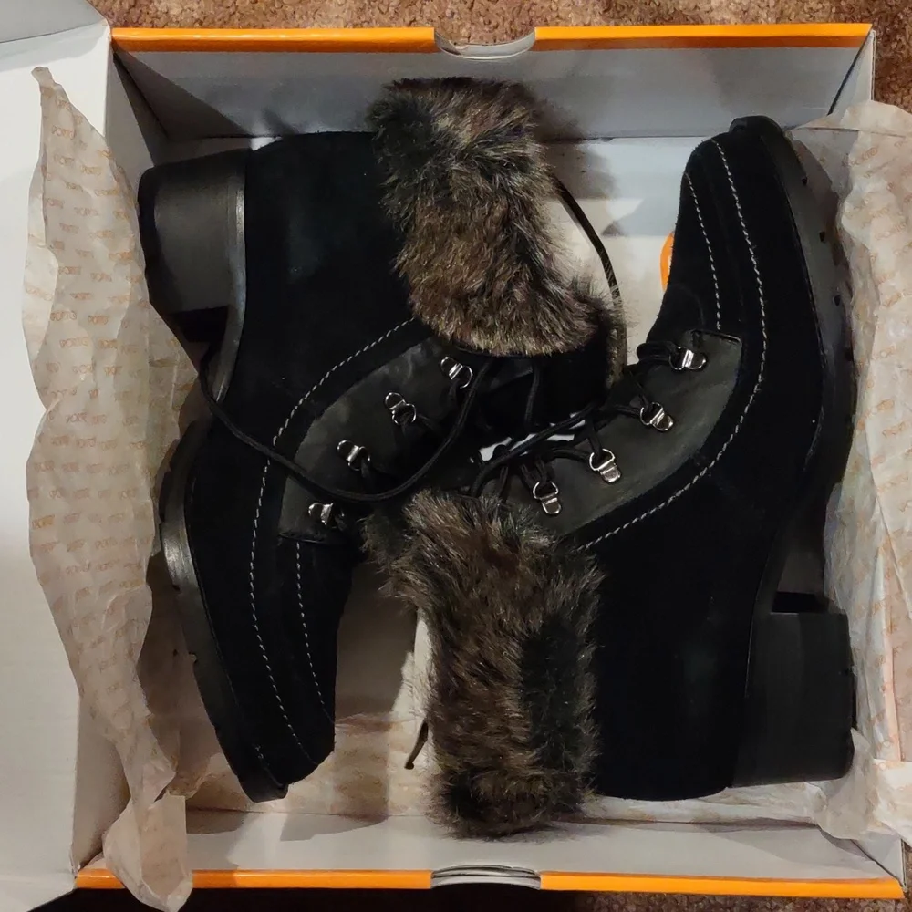 Women's Sporto Faux Fur Trim Lace Up Ankle Boots